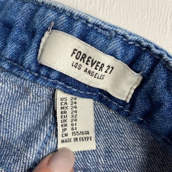 F21 High Waisted Distressed Mom Jeans - Picture 5 of 6